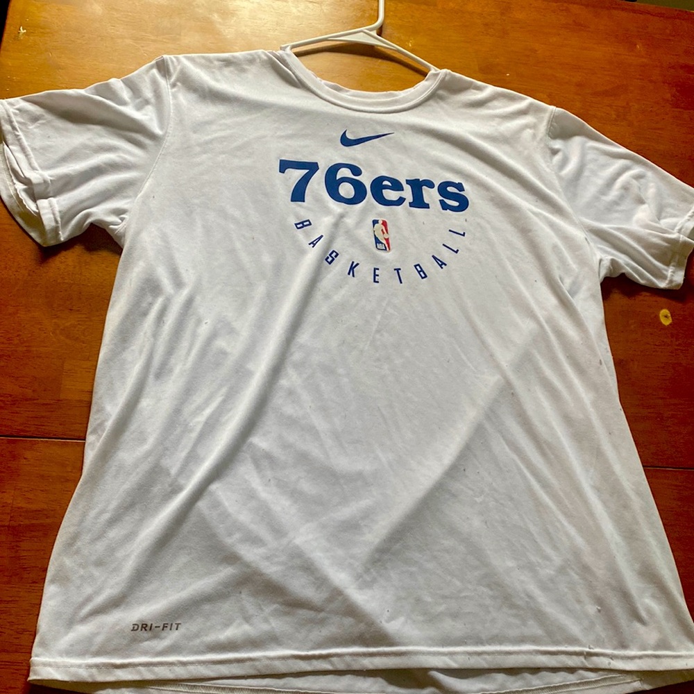 76ers Nike White T-Shirt, XL in Men, Good Condition